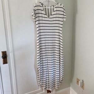 Venus Casual T-Shirt Maxi Dress, size small
